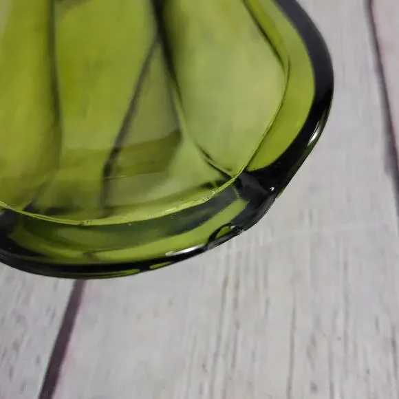 Green Glass Banana Boat Dishes Set of 2 Classic Indiana Glass 9” Vintage Dessert - Picture 4 of 4